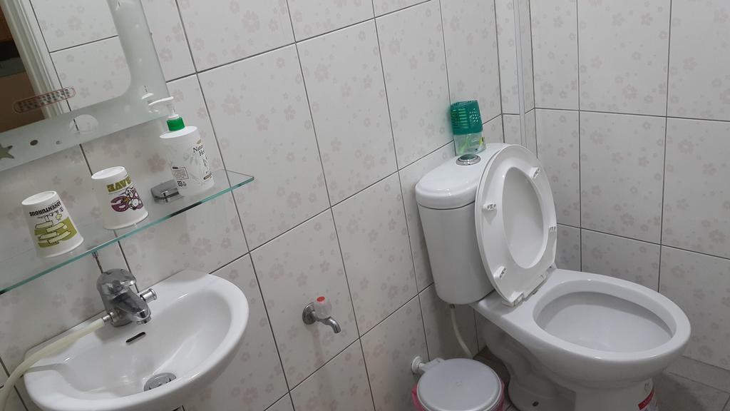 Gratitude Apartment Тайнан Екстериор снимка